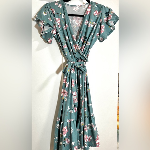 Floral Dress Flutter Sleeve V-Neck (Belted) | Size S/M - Picture 3 of 5